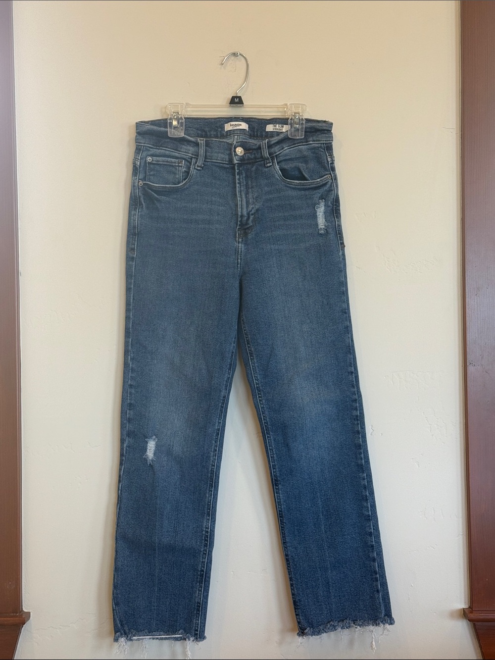 Kensie Jeans The Slim Straight in Dark Wash Distressed Detail size 6/28